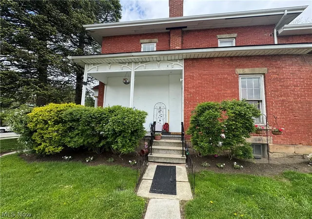 Listing Photo 4 - Condo for sale in building located at 428 W Ave, Elyria, OH 44035