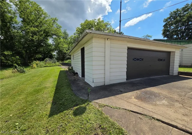 5th image of 636 Lincoln Ave, Struthers, OH 44471 | MLS# 5221000