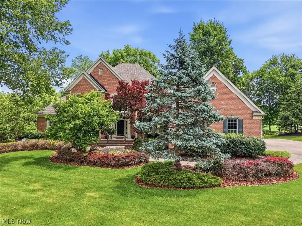 Photo 1 of Single family home for sale at 312 Aberdeen Ln, Aurora, OH 44202 | MLS# 5221025 | Listing updated on 2026-10-22