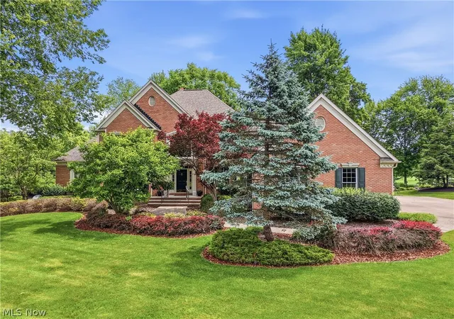 Homes for sale in Aurora, OH | 312 Aberdeen Ln, Aurora, OH 44202 | MLS# 5221025