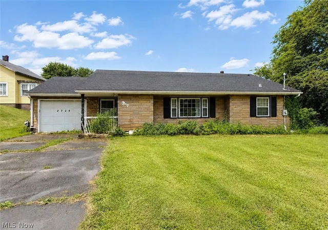Homes for sale in Follansbee, WV | 2724 Eldersville Rd, Follansbee, WV 26037 | MLS# 5217556