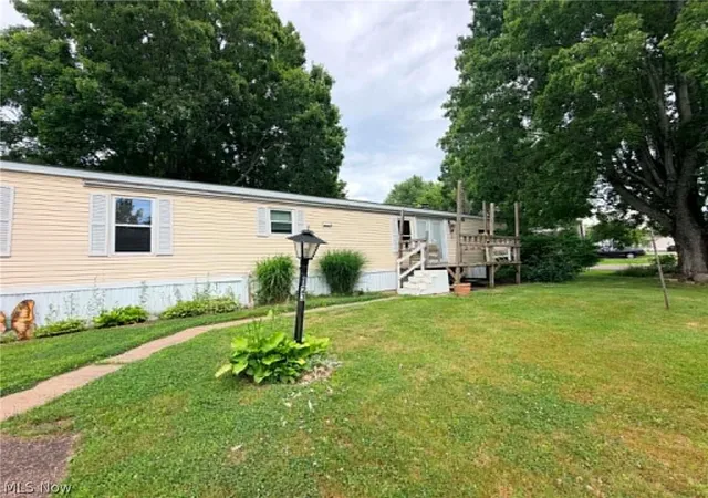 Homes for sale in Zanesville, OH | 200 Willis Dr #123, Zanesville, OH 43701 | MLS# 5221148