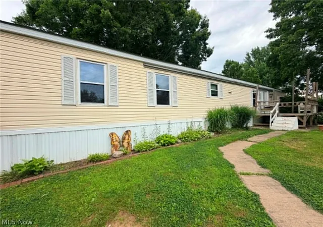 Homes for sale in Zanesville, OH | 200 Willis Dr #123, Zanesville, OH 43701 | MLS# 5221148