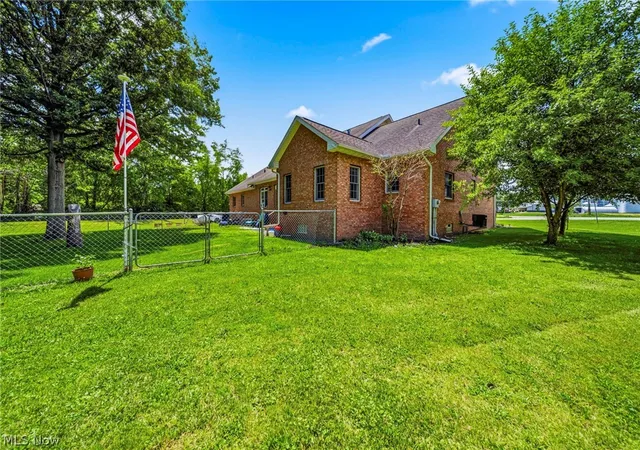 Photo 33 of Single family home for sale at 10401 Darrow Rd, Vermilion, OH 44089 | MLS# 5220984 | Listing updated on 2026-08-22