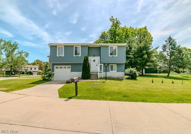 Homes for sale in Aurora, OH | 10015 Windjammer Trl, Aurora, OH 44202 | MLS# 5221243