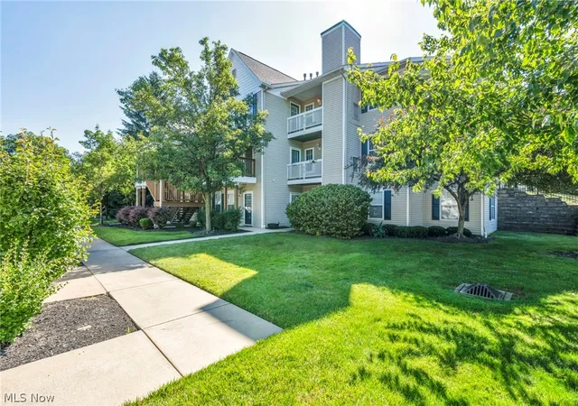 3rd image of 28340 Ctr Ridge Rd, Westlake, OH 44145