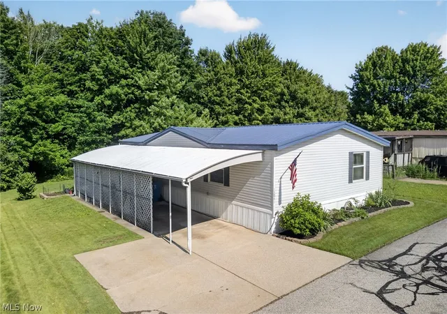 3rd image of 13041 Kevin Ln, Chardon, OH 44024 | MLS# 5221191