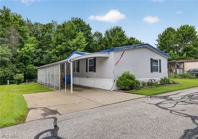 4th image of 13041 Kevin Ln, Chardon, OH 44024 | MLS# 5221191