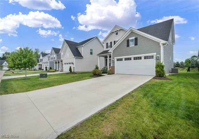 2nd image of 5394 Hawks Nest Cir, Sheffield Lake, OH 44054 | MLS# 5220375