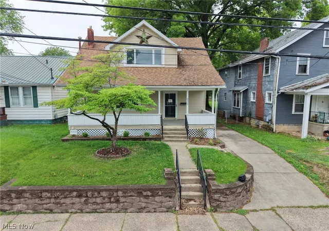 Homes for sale in Parkersburg, WV | 2329 Broad St, Parkersburg, WV 26101 | MLS# 5221248