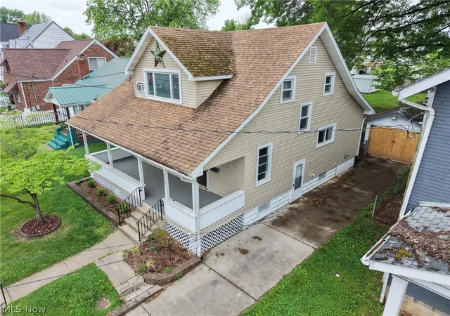 Homes for sale in Parkersburg, WV | 2329 Broad St, Parkersburg, WV 26101 | MLS# 5221248