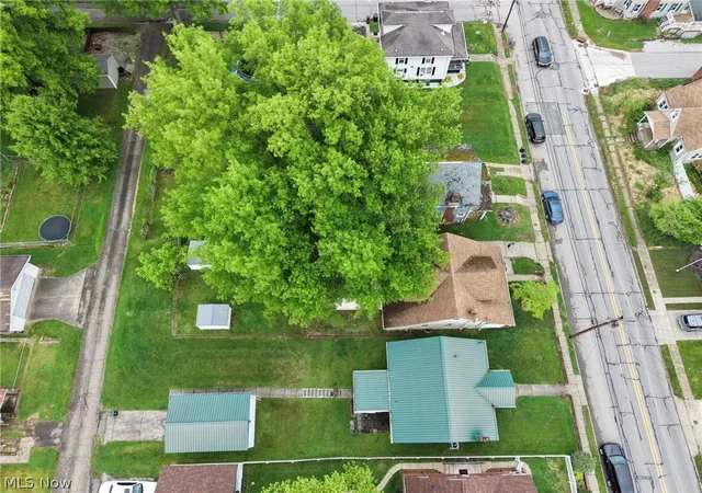 Homes for sale in Parkersburg, WV | 2329 Broad St, Parkersburg, WV 26101 | MLS# 5221248