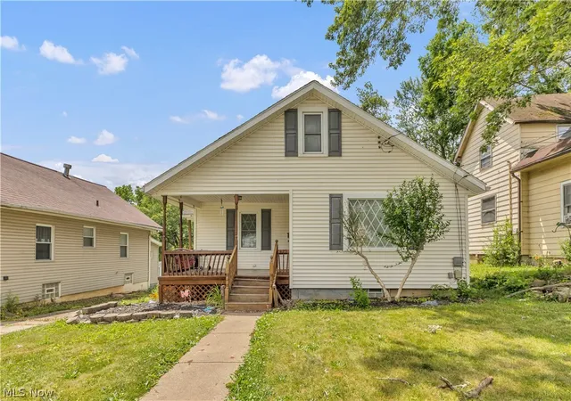 Photo 1 of Sale Pending at 425 Mcpherson St, Mansfield, OH 44903 | MLS# 5220162 | Listing updated on 2026-07-30