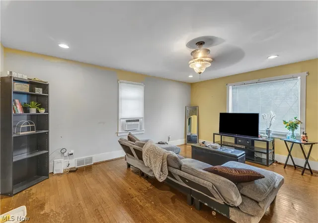 Photo 4 of Sale Pending at 425 Mcpherson St, Mansfield, OH 44903 | MLS# 5220162 | Listing updated on 2026-07-30