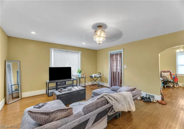 Photo 5 of Sale Pending at 425 Mcpherson St, Mansfield, OH 44903 | MLS# 5220162 | Listing updated on 2026-07-30
