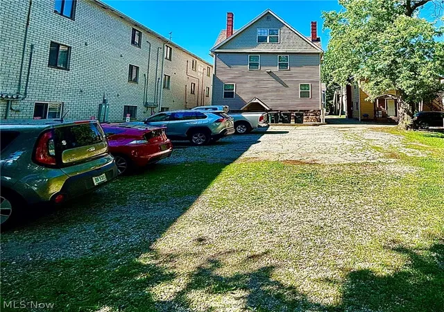 3rd image of 512 E Buchtel Ave, Akron, OH 44304 | MLS# 5219186