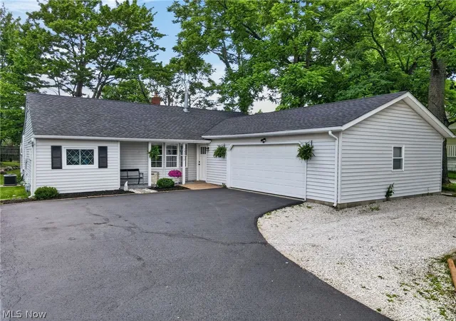 1st image of 13772 Carlton St, Burton, OH 44021 | MLS# 5217833