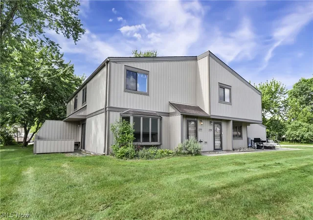 Homes for sale in North Royalton, OH | 11757 Harbour Light Dr Dr #11757, North Royalton, OH 44133 | MLS# 5220844