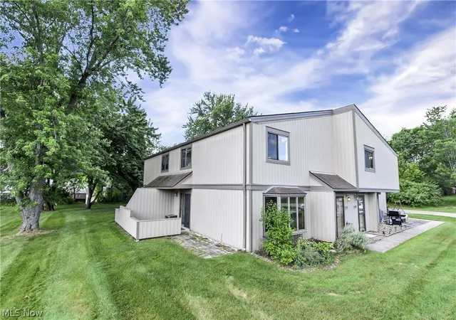 Homes for sale in North Royalton, OH | 11757 Harbour Light Dr Dr, North Royalton, OH 44133