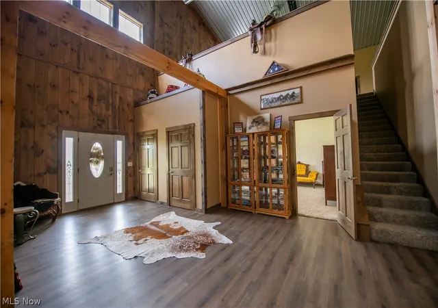2nd image of 9918 Ridge Rd Se, Uhrichsville, OH 44683 | MLS# 5221233