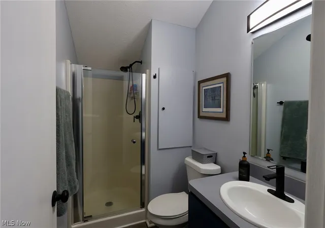 2nd image of 3389 Ivy Hl Cir, Cortland, OH 44410