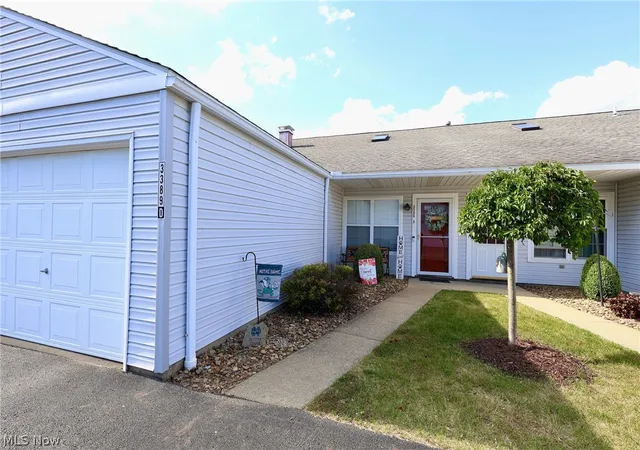 1st image of 3389 Ivy Hill Cir #D, Cortland, OH 44410 | MLS# 5221320