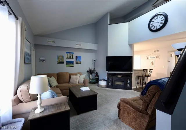 3rd image of 3389 Ivy Hill Cir #D, Cortland, OH 44410 | MLS# 5221320