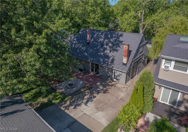 Photo 3 of Single family home for sale at 25524 Chatworth, Euclid, OH 44117 | MLS# 5219214 | Listing updated on 2026-09-28