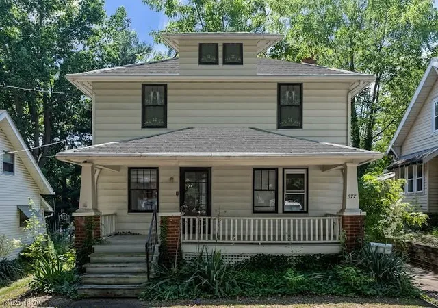 Photo 2 of Single family home for sale at 577 Eastland Ave, Akron, OH 44305 | MLS# 5221086 | Listing updated on 2026-08-19