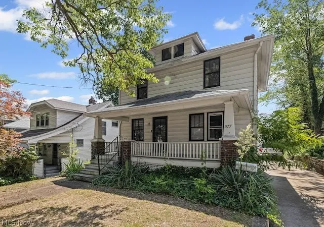 Photo 4 of Single family home for sale at 577 Eastland Ave, Akron, OH 44305 | MLS# 5221086 | Listing updated on 2026-08-19