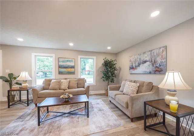 Homes for sale in Eastlake, OH | 399 Ridgewood Dr, Eastlake, OH 44095 | MLS# 5221002