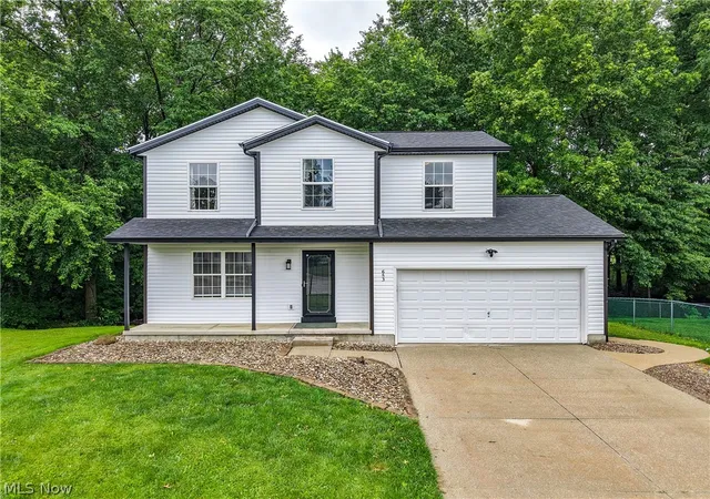 Homes for sale in Ravenna, OH | 653 Diamond Cir, Ravenna, OH 44266 | MLS# 5221366