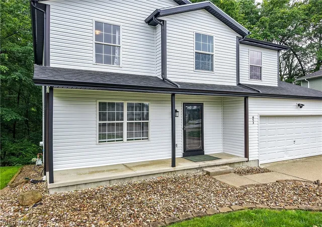 Homes for sale in Ravenna, OH | 653 Diamond Cir, Ravenna, OH 44266 | MLS# 5221366