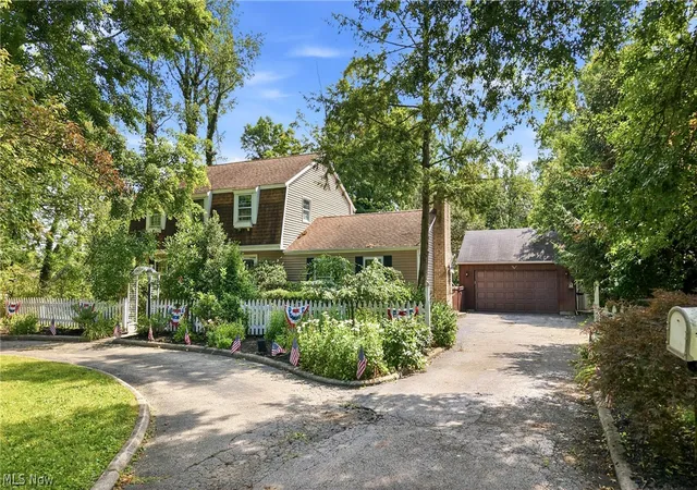Photo 3 of Sale Pending at 4599 Tippecanoe Rd, Youngstown, OH 44511 | MLS# 5220968 | Listing updated on 2026-08-07