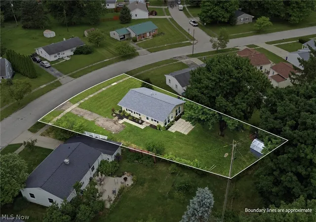 Photo 2 of Single family home for sale at 118 Sherwood Dr, Mansfield, OH 44904 | MLS# 5221332 | Listing updated on 2026-08-19