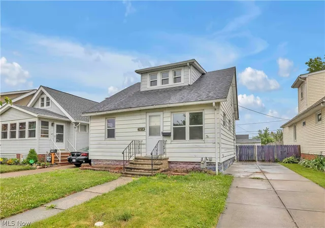 Homes for sale in Parma, OH | 7614 Spring Garden Rd, Parma, OH 44129 | MLS# 5221368