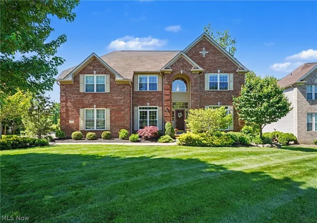 Homes for sale in Aurora, OH | 975 W Parkway Blvd, Aurora, OH 44202 | MLS# 5217906