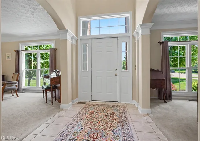 Homes for sale in Aurora, OH | 975 W Parkway Blvd, Aurora, OH 44202 | MLS# 5217906