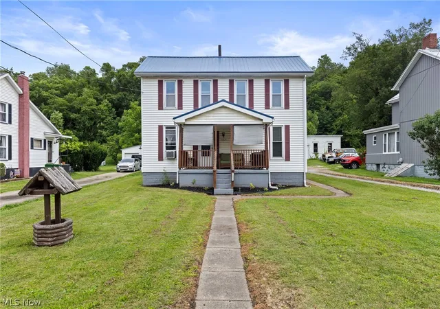 Photo 1 of Single family home for sale at 71571 Hall St, Saint Clairsville, OH 43950 | MLS# 5221575 | Listing updated on 2026-08-27
