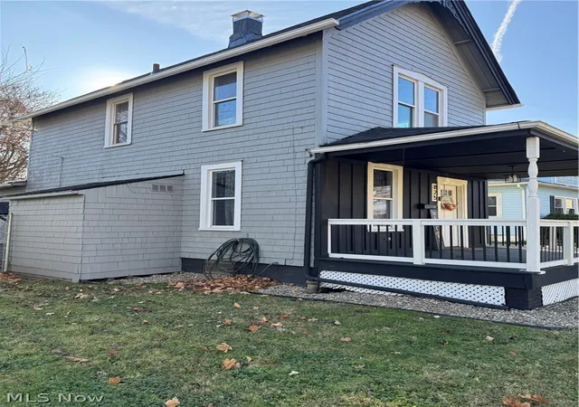 3rd image of 825 Oak Ave Se, Massillon, OH 44646 | MLS# 5221484