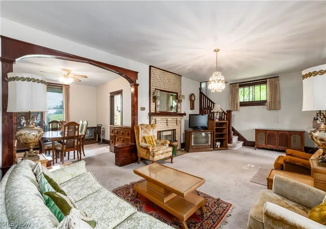 Photo 3 of Single family home for sale at 815 Marietta St, Zanesville, OH 43701 | MLS# 5221644 | Listing updated on 2026-08-25