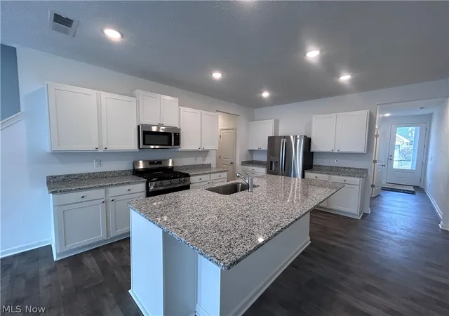 2nd image of 5076 Shepherds Glen, Willoughby, OH 44094 | MLS# 5221669