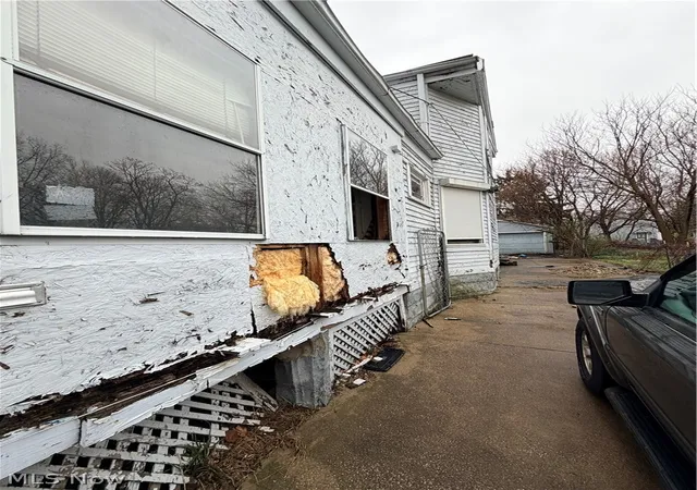 Listing Photo 4 - Condo for sale in building located at 8100 Simon Ave, Cleveland, OH 44103