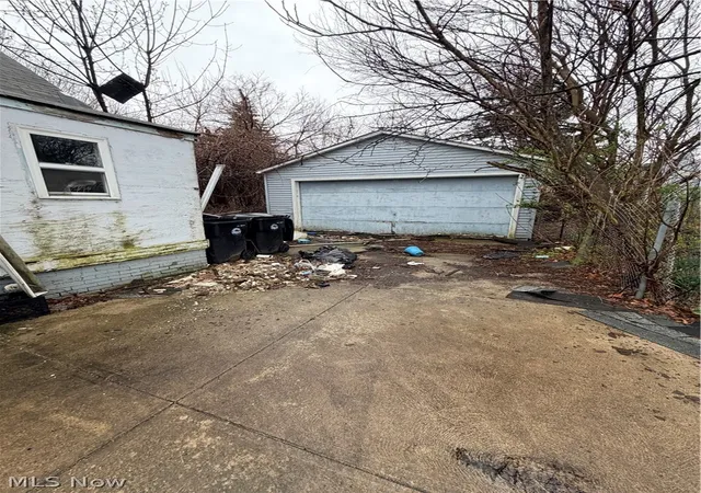 Listing Photo 5 - Condo for sale in building located at 8100 Simon Ave, Cleveland, OH 44103