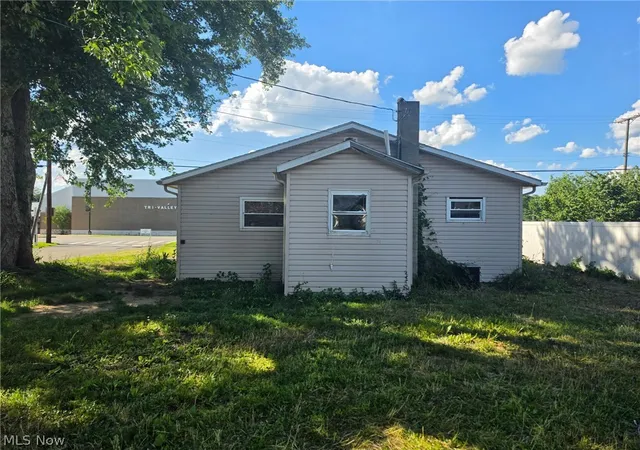 4th image of 49 E Muskingum Ave, Dresden, OH 43821 | MLS# 5221666