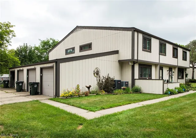 Homes for sale in North Royalton, OH | 11657 Harbour Light Dr, North Royalton, OH 44133 | MLS# 5220518