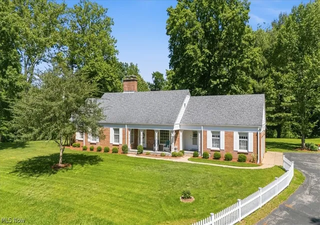 Homes for sale in Vienna, WV | 1100 46th St, Vienna, WV 26105 | MLS# 5221650