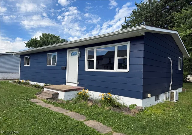 Photo 3 of Single family home for sale at 567 Chestnut St, Newcomerstown, OH 43832 | MLS# 5221682 | Listing updated on 2026-10-03