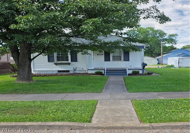1st image of 415 Winton Ave, Zanesville, OH 43701 | MLS# 5221350
