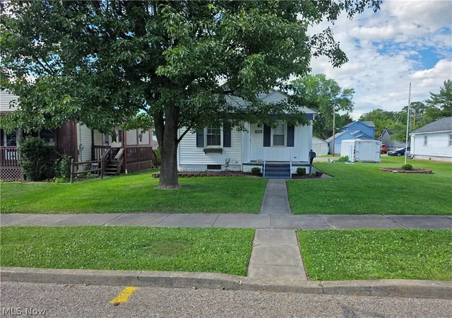 2nd image of 415 Winton Ave, Zanesville, OH 43701 | MLS# 5221350